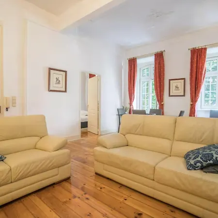 3 Bedroom In Sacadura Cabral Daire