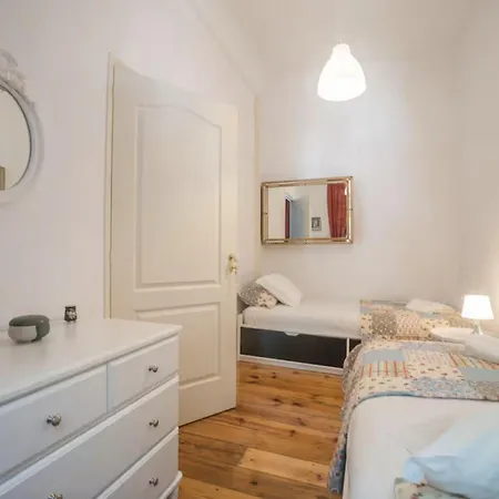 아파트 3 Bedroom In Sacadura Cabral