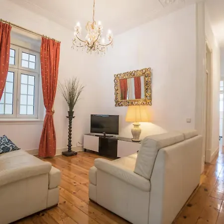 Apartamento 3 Bedroom In Sacadura Cabral *